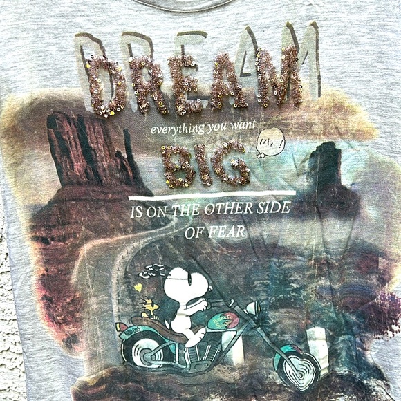 Snoopy, peanuts T-shirt size small - Picture 2 of 3